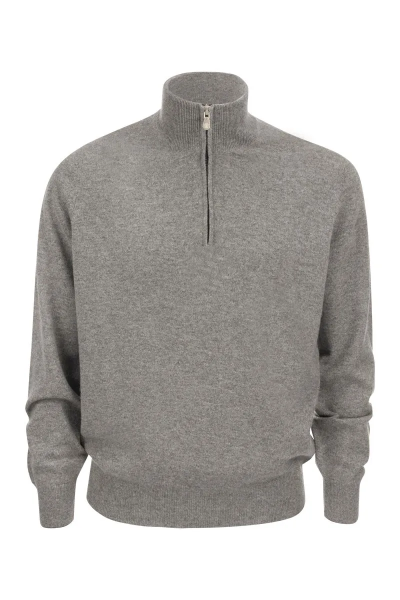 BRUNELLO CUCINELLI Luxurious Cashmere Turtleneck Sweater with Timeless Style