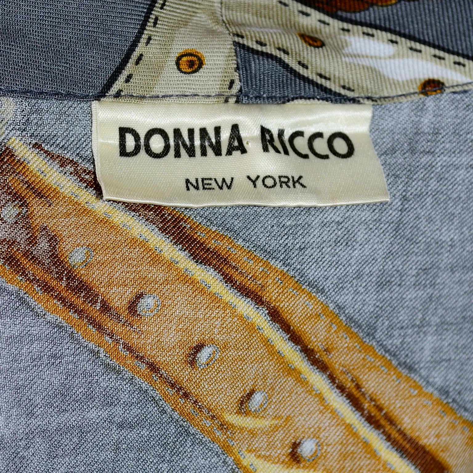 Donna Ricco New York Gray & Gold Vintage Novelty Belt Print Wrap Dress