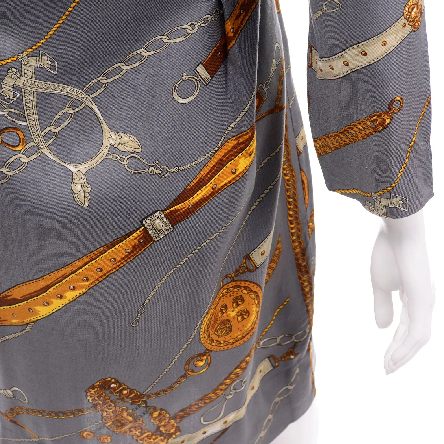 Donna Ricco New York Gray & Gold Vintage Novelty Belt Print Wrap Dress